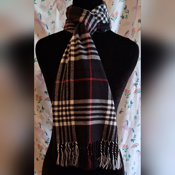 Burberry Accessories - EUC Burberry Scottish Cashmere Black & White Nova Plaid Causal Unisex Scarf Wrap